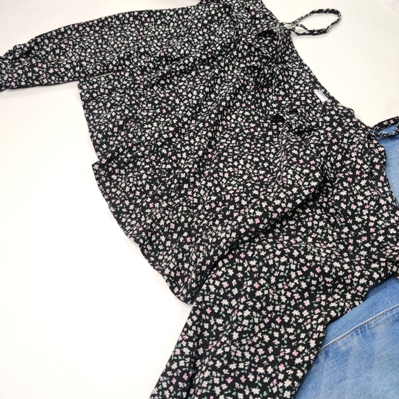 H&M DIVIDED | Off the Shoulder Ruffle Top - Picture 2 of 3